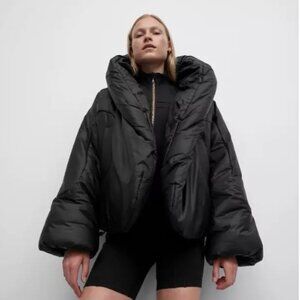 Lululemon Hooded Insulated Wrap Black - Size 8